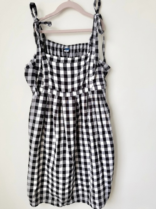 Old Navy Dresses & Skirts - OLD NAVY Gingham Mini Dress Tie Strap Pockets Black White L